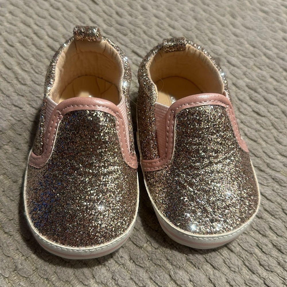 Joe sparkly pink shoes size 2 like new condition